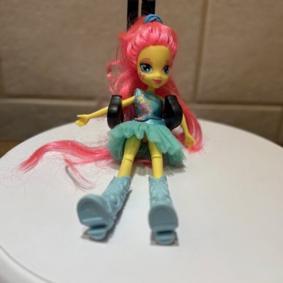 Fluttershy My Little Pony Equestria Girls Fashion Doll MLP Hasbro 2012 9" - Picture 8 of 8